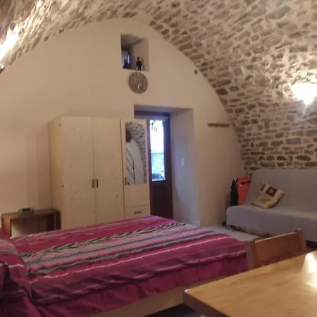 La Voute Celeste 2/3 Pers Aux Bondons